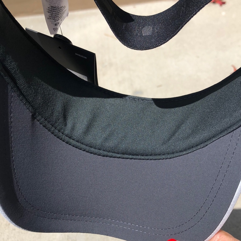 ONE LEFT! Nike Aerobill Women’s Golf Visor NWT!! - Picture 6 of 11